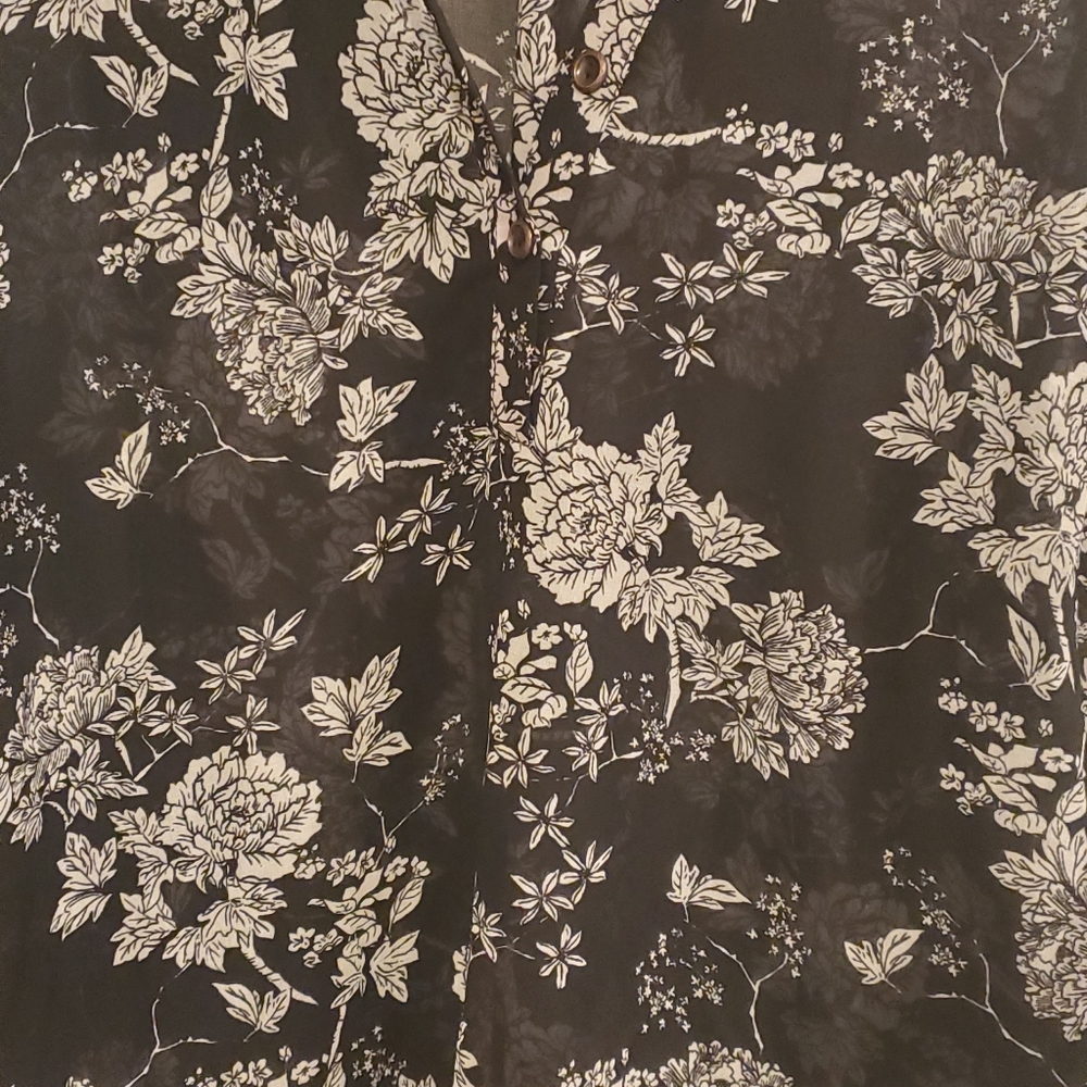 Sheer Floral Blouse - Picture 2 of 4